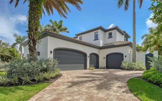 Family house in Villa Verde